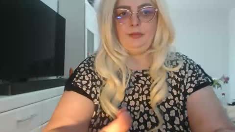 Snapshot of amandamuller1982 chatting on May 29, 9:18 am Anda online show from May 29, 9:18 am