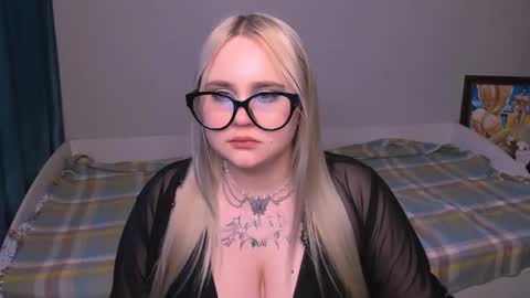 Snapshot of amanemisa19 chatting on January 16, 5:21 am amanemisa19 online show from January 16, 5:21 am