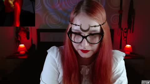 Snapshot of amanita__pantherina chatting on December 16, 5:43 pm Goddess Amanita online show from December 16, 5:43 pm