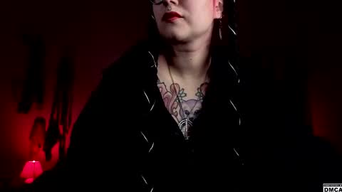 Snapshot of amanita__pantherina chatting on October 23, 9:52 am Goddess Amanita online show from October 23, 9:52 am