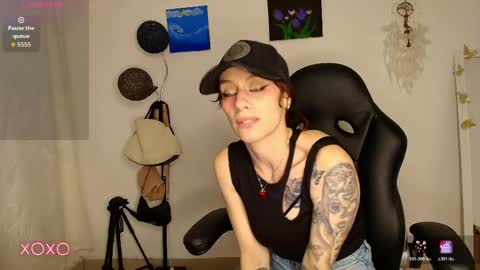 Amara Fey online show from May 5, 1:13 am