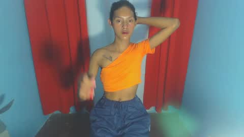 Snapshot of amara_fuck69 chatting on January 12, 12:33 pm amara_fuck69 online show from January 12, 12:33 pm