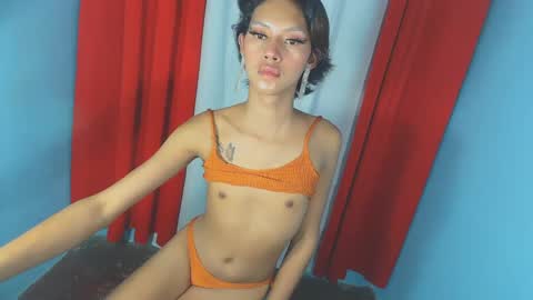 Snapshot of amara_fuck69 chatting on February 5, 8:11 am amara_fuck69 online show from February 5, 8:11 am