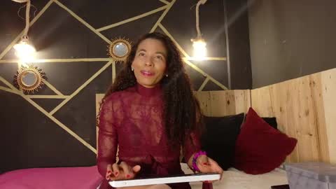 Snapshot of amara_vex chatting on May 26, 12:45 pm amara_vex online show from May 26, 12:45 pm