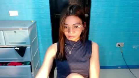 BELLA online show from April 23, 5:48 pm