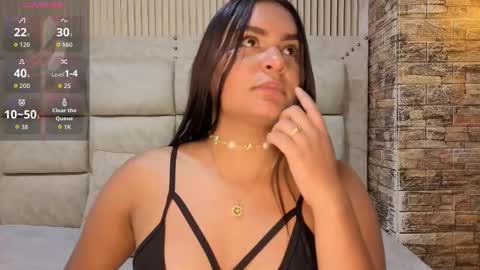 amarahanks_ online show from December 4, 7:00 pm