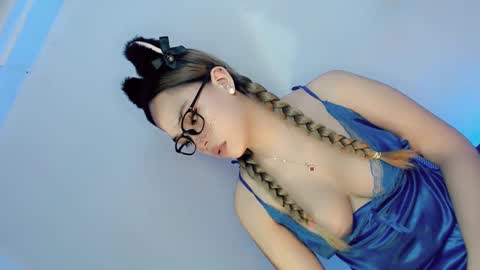 Snapshot of amarahugecock69 chatting on December 8, 10:19 am MARIA online show from December 8, 10:19 am