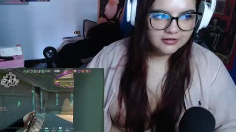 Snapshot of amaralof chatting on May 18, 7:09 pm amaralof online show from May 18, 7:09 pm