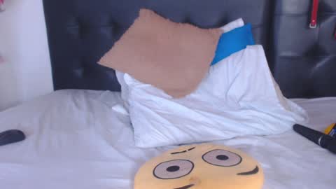   online show from February 3, 5:46 pm