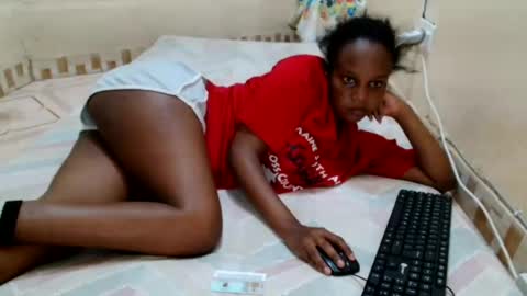 Snapshot of amari_tee chatting on July 23, 2:59 pm Amarie online show from July 23, 2:59 pm
