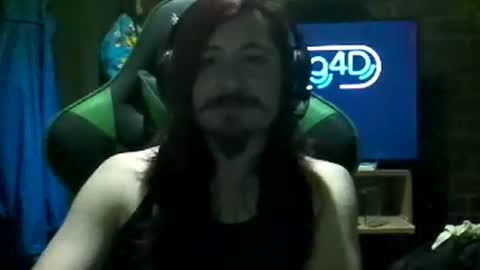 Snapshot of amaru_bf_experience chatting on November 8, 1:17 am Amaru online show from November 8, 1:17 am