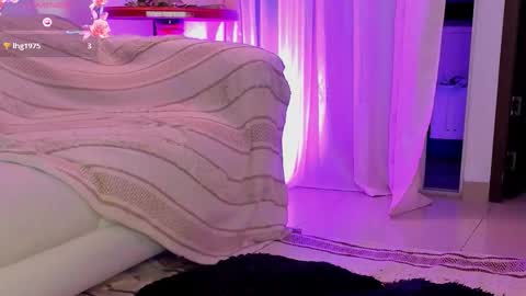 Snapshot of amatistahot1 chatting on November 23, 12:43 am Amatista online show from November 23, 12:43 am