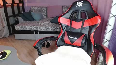 Snapshot of amayamalina chatting on December 13, 7:53 pm Malina online show from December 13, 7:53 pm