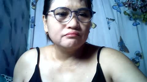 Snapshot of amazing_angel22 chatting on June 21, 10:23 pm amazing angel online show from June 21, 10:23 pm
