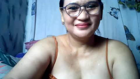Snapshot of amazing_angel22 chatting on June 23, 9:51 am amazing angel online show from June 23, 9:51 am