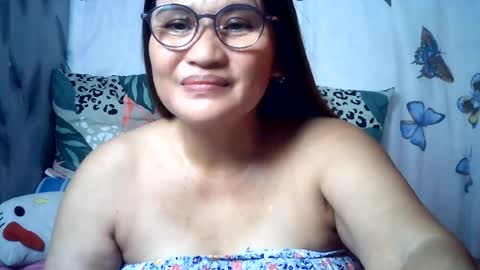 Snapshot of amazing_angel22 chatting on July 10, 3:22 am amazing angel online show from July 10, 3:22 am