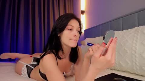 Snapshot of amazing_bitch chatting on December 4, 6:49 pm Stasy online show from December 4, 6:49 pm