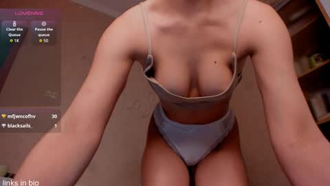 Snapshot of amazing_roxana chatting on January 16, 10:58 pm Roxy online show from January 16, 10:58 pm