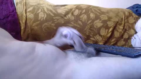 Snapshot of amazingcuteboy845 chatting on May 19, 1:39 pm amazingcuteboy845 online show from May 19, 1:39 pm