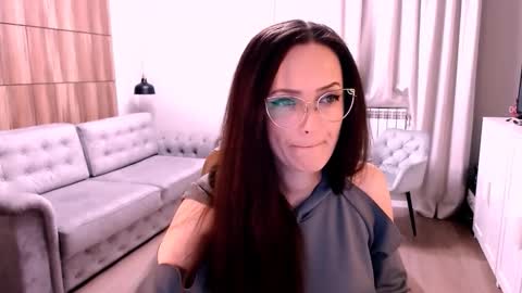 Izza online show from November 5, 8:14 am