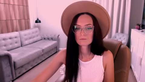 Izza online show from July 29, 1:09 pm