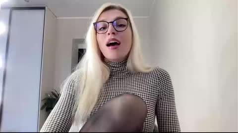 Kelly online show from March 17, 10:29 am