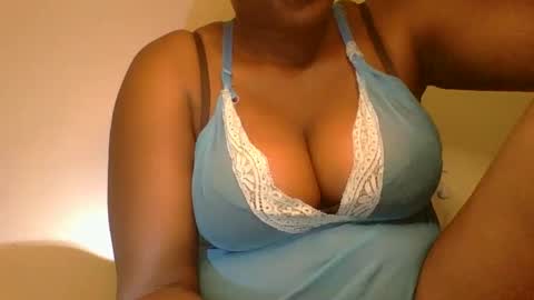 Mia online show from January 6, 7:24 pm