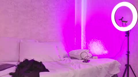 Snapshot of ambar_midnigth chatting on July 17, 12:17 am ambar_midnigth online show from July 17, 12:17 am