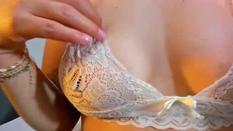 Ambar  online show from January 9, 3:55 pm