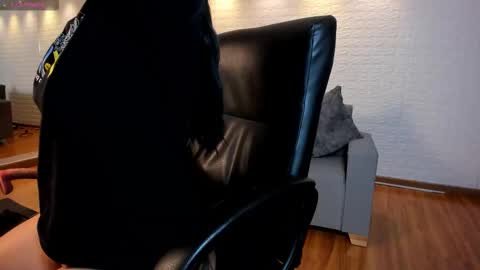 ambarcoxx online show from February 14, 11:18 am