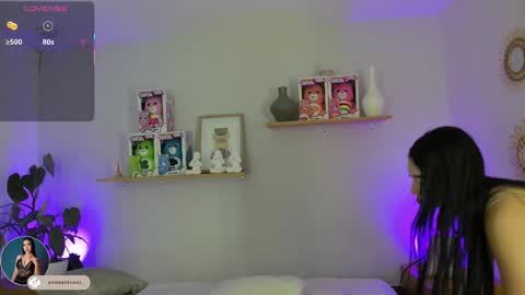 ambarevans_ online show from September 10, 11:32 am