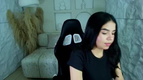 Snapshot of ambarina_r chatting on October 15, 3:17 am Ambarina online show from October 15, 3:17 am