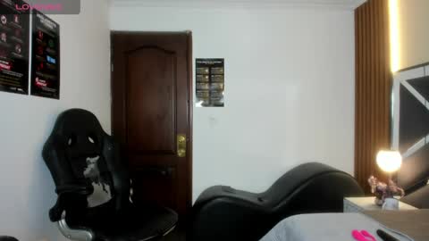 Ambar Ross online show from April 21, 2:12 pm