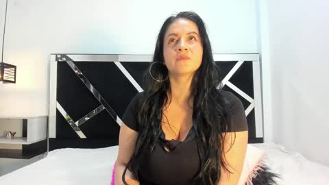 Snapshot of ambbermoon chatting on January 28, 3:15 am online show from January 28, 3:15 am