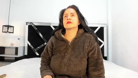 Snapshot of ambbermoon chatting on February 10, 9:47 am online show from February 10, 9:47 am