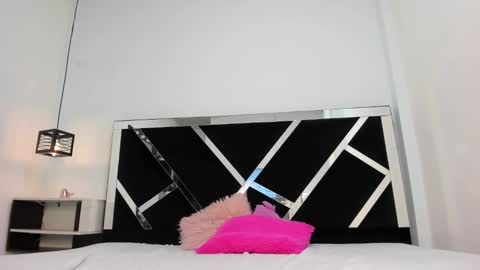 Snapshot of ambbermoon chatting on February 12, 3:29 am online show from February 12, 3:29 am