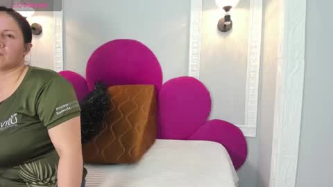 Snapshot of ambbermoon chatting on February 23, 9:05 pm online show from February 23, 9:05 pm