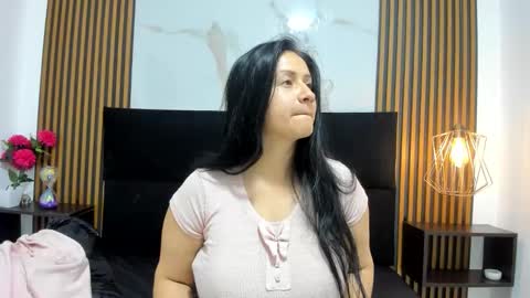 Snapshot of ambbermoon chatting on October 31, 3:40 am online show from October 31, 3:40 am