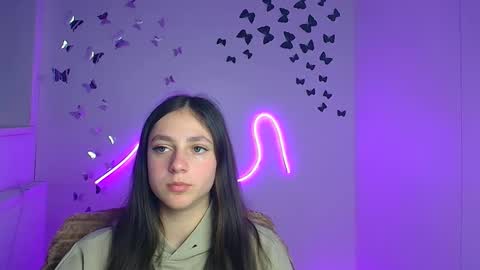 Amber online show from April 18, 6:01 pm