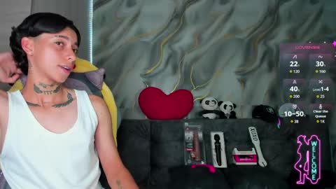 Snapshot of amber_adams_ chatting on June 2, 5:59 pm Amber online show from June 2, 5:59 pm