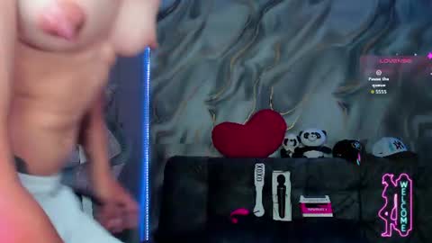 Snapshot of amber_adams_ chatting on June 22, 9:56 pm Amber online show from June 22, 9:56 pm