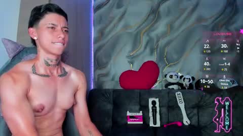 Snapshot of amber_adams_ chatting on July 10, 9:17 pm Amber online show from July 10, 9:17 pm