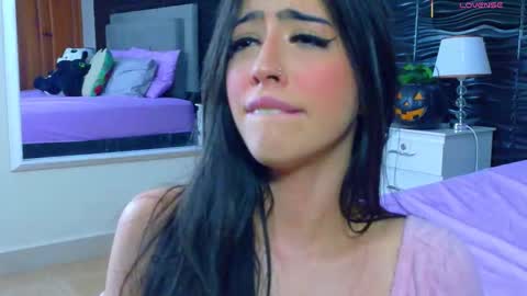 Snapshot of amber_bull chatting on November 21, 1:10 pm amber_bull online show from November 21, 1:10 pm