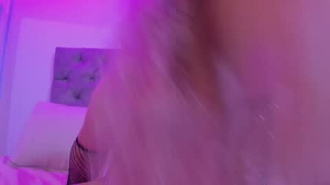 Snapshot of amber_bunnyx chatting on October 24, 12:19 am amber_bunnyx online show from October 24, 12:19 am