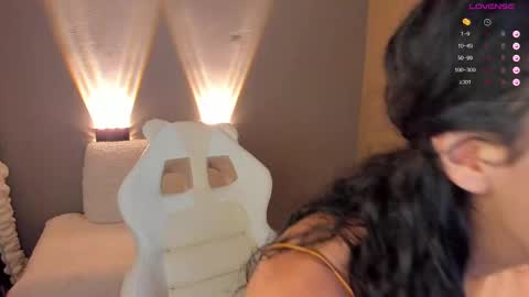 Snapshot of amber_curly chatting on December 1, 7:25 pm amber_curly online show from December 1, 7:25 pm