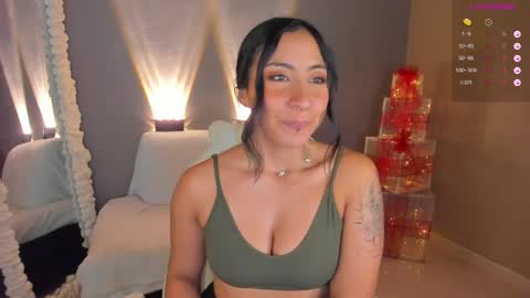 Snapshot of amber_curly chatting on December 17, 10:11 pm amber_curly online show from December 17, 10:11 pm