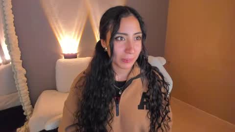 Snapshot of amber_curly chatting on February 17, 10:47 pm amber_curly online show from February 17, 10:47 pm