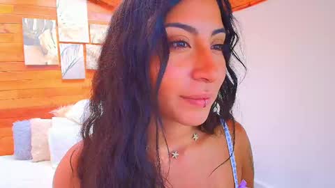 Snapshot of amber_curly chatting on October 1, 9:10 pm amber_curly online show from October 1, 9:10 pm