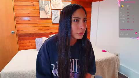 Snapshot of amber_curly chatting on October 2, 7:43 pm amber_curly online show from October 2, 7:43 pm