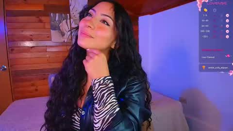 Snapshot of amber_curly chatting on October 14, 9:15 pm amber_curly online show from October 14, 9:15 pm
